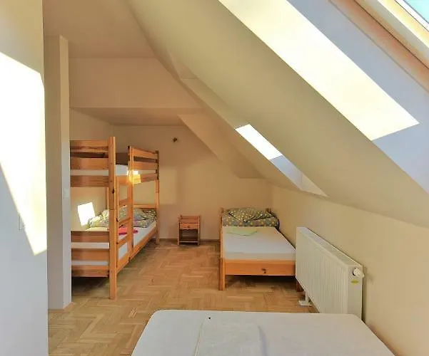 Podzamcze Gospodarstwo agroturystyczne *